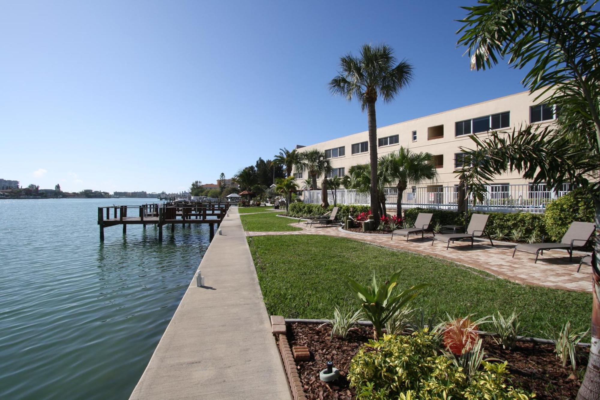 Westwinds Waterfront Resort St. Pete Beach Exterior foto