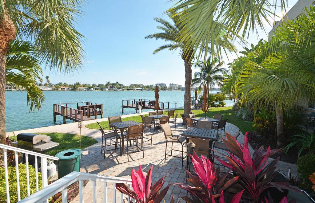 Westwinds Waterfront Resort St. Pete Beach Exterior foto