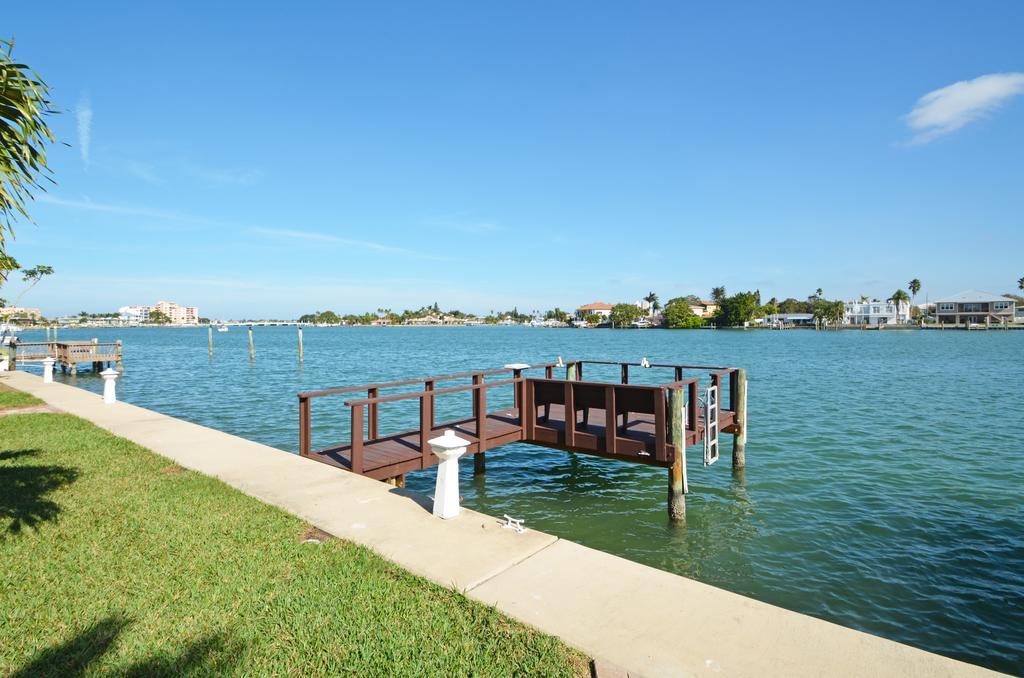 Westwinds Waterfront Resort St. Pete Beach Exterior foto