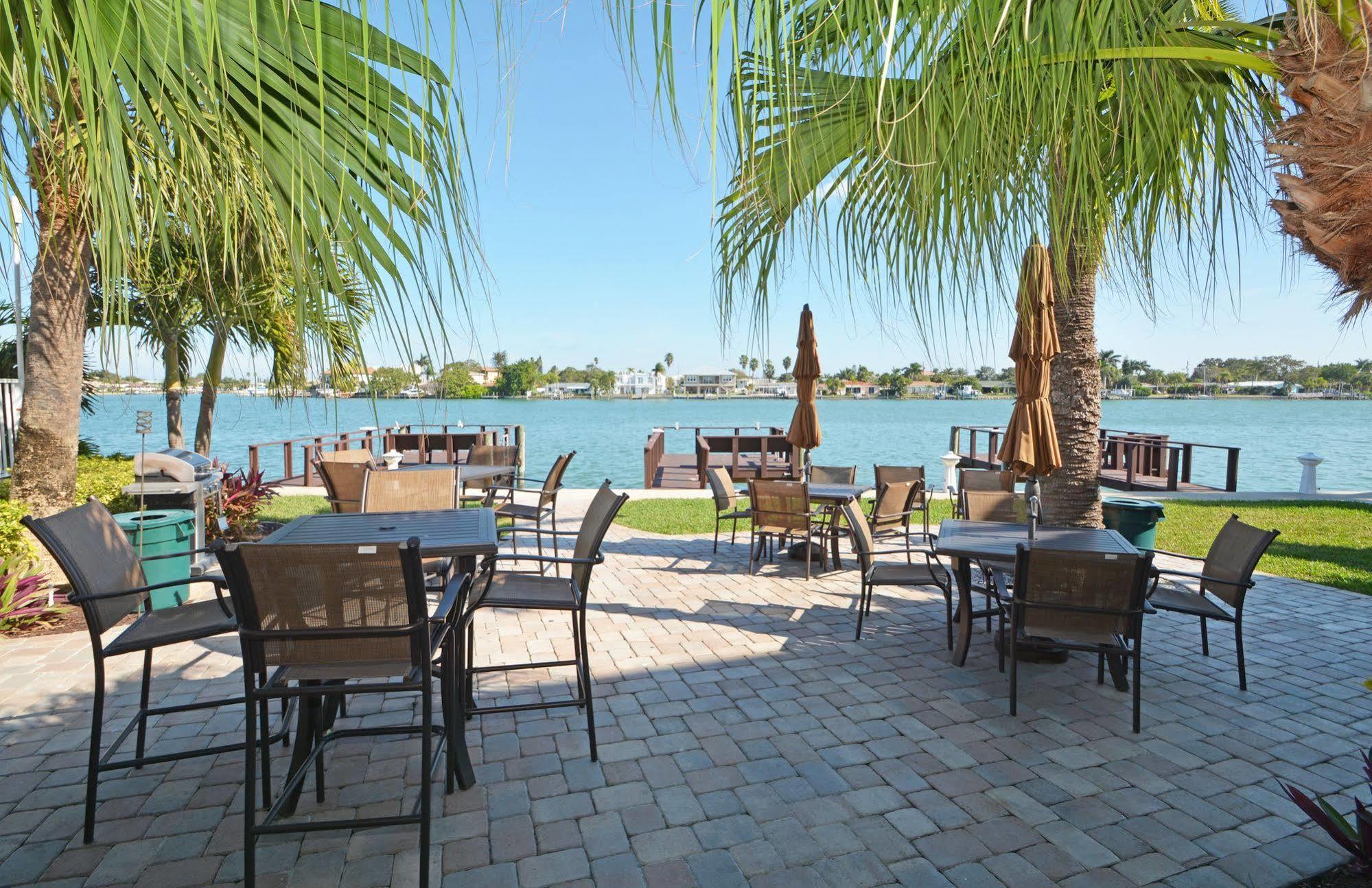 Westwinds Waterfront Resort St. Pete Beach Exterior foto